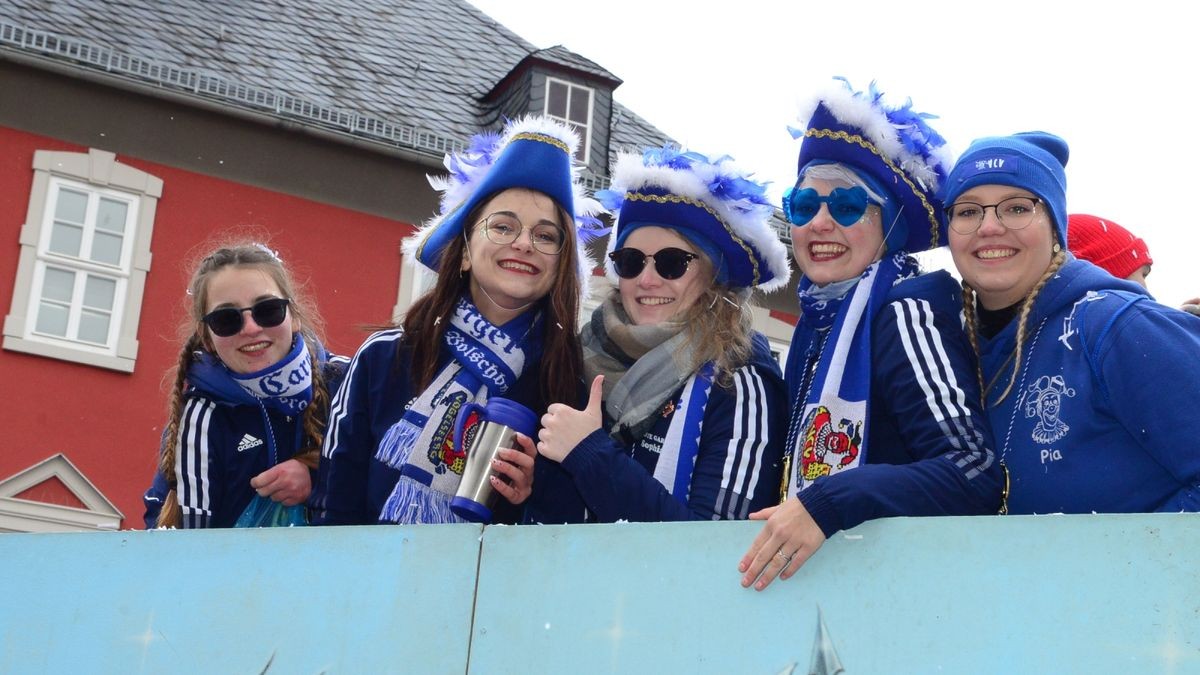 Die zahlreichen Zuschauer am Straßenrand sahen auch tolle Fußgruppen und hatten wie alle Narren viel Gaudi und Spaß.