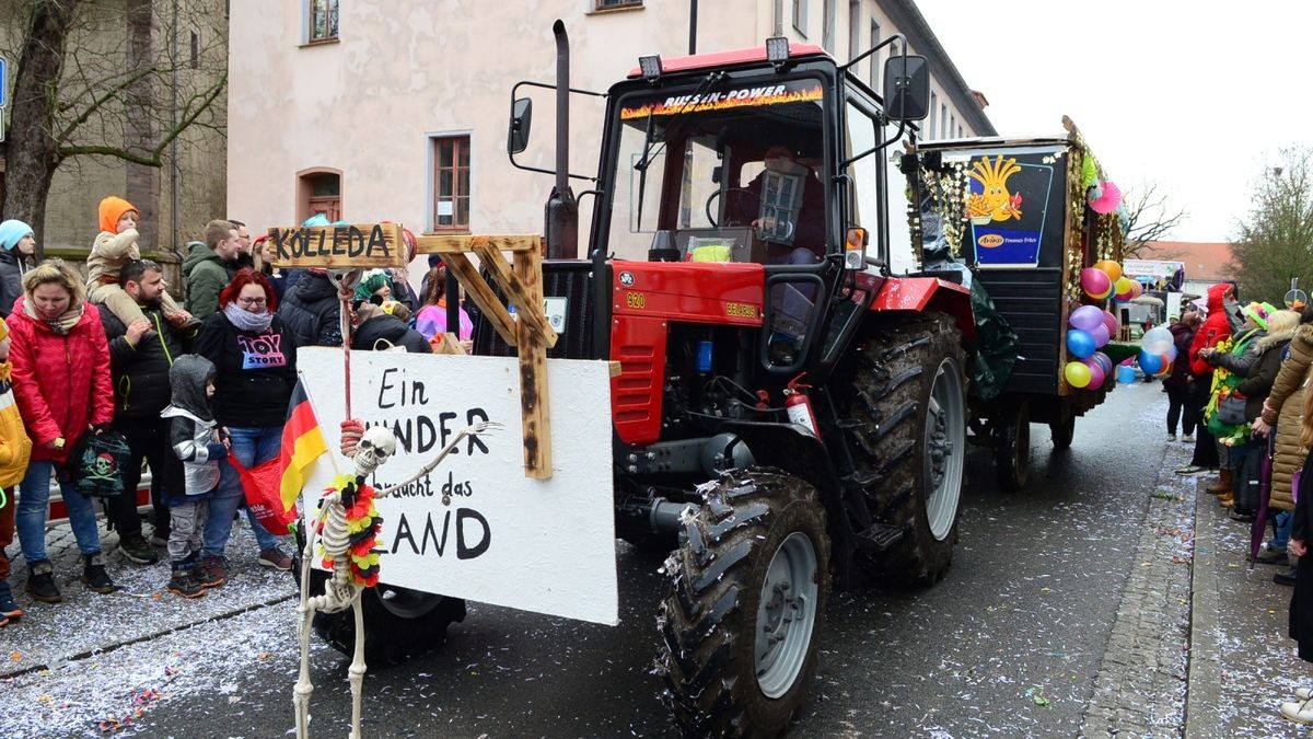 Die zahlreichen Zuschauer am Straßenrand sahen auch tolle Fußgruppen und hatten wie alle Narren viel Gaudi und Spaß.