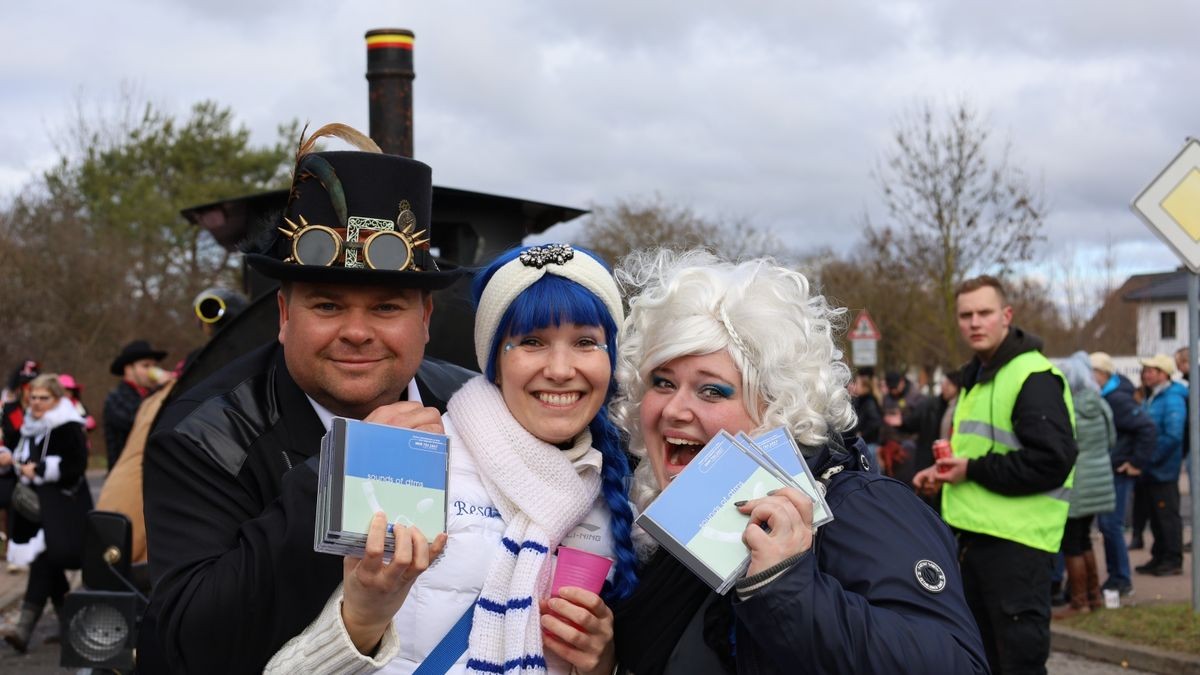 Ein großartiger Festumzug mit vielen befreundeten Vereinen und ungezählten Zuschauern krönt die 70. Saison des Bleicheröder Carneval Club.