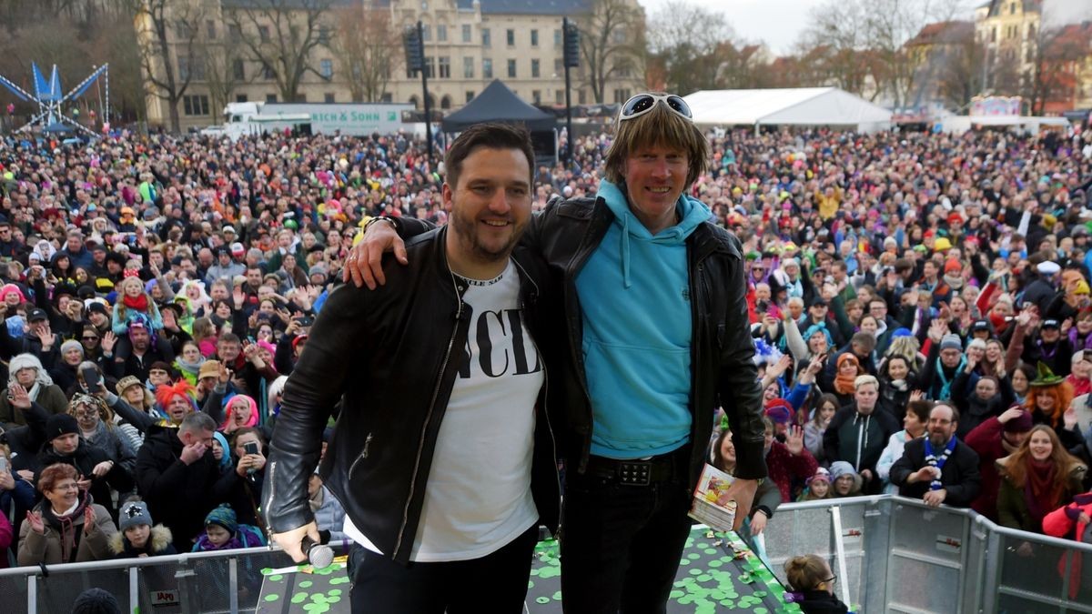 Mit einer großen Party wird am Sonntag auf dem Erfurter Domplatz Karneval gefeiert.