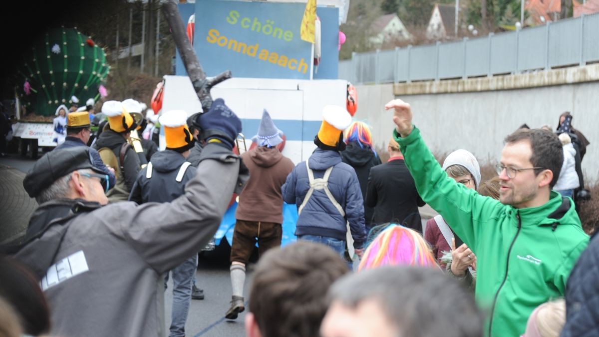 Der Treffurter Carneval Verein lockte mit seinem Umzug am Faschingssonntag hunderte Menschen an die Straßen der Werrastadt.