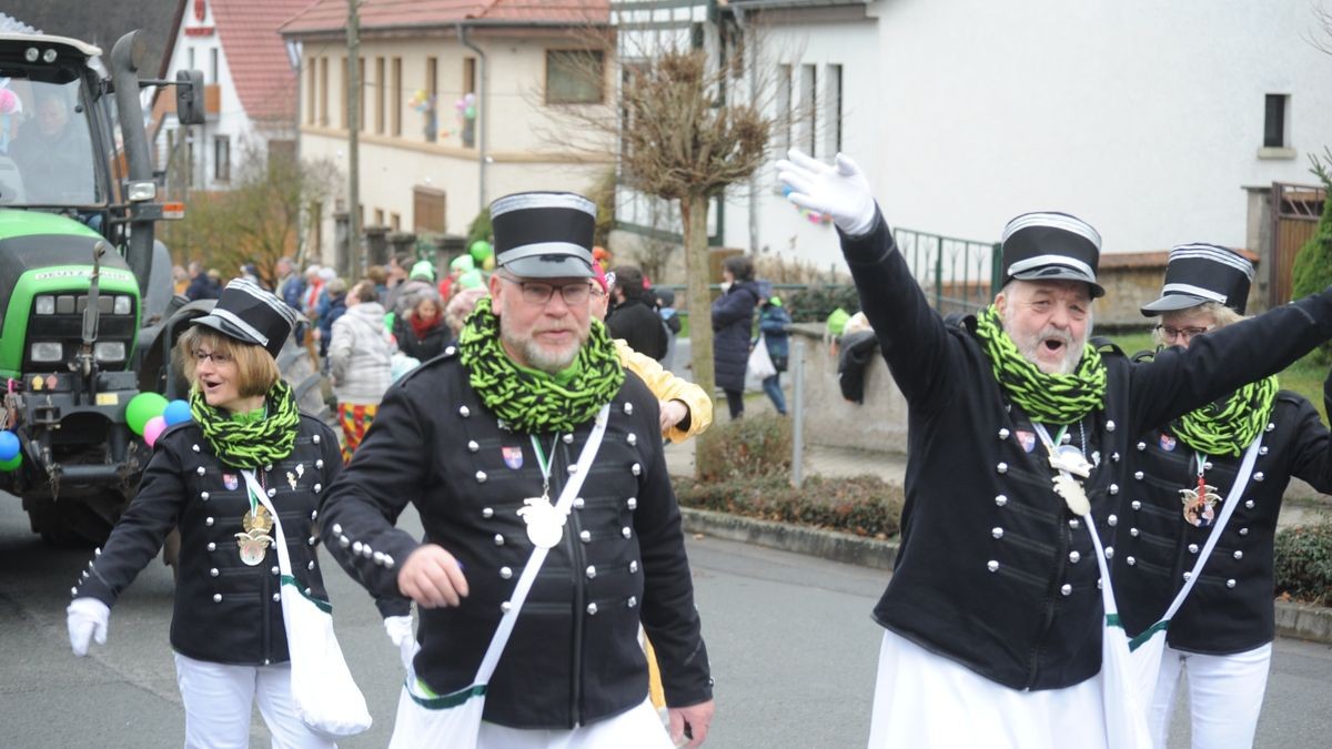 Der Treffurter Carneval Verein lockte mit seinem Umzug am Faschingssonntag hunderte Menschen an die Straßen der Werrastadt.