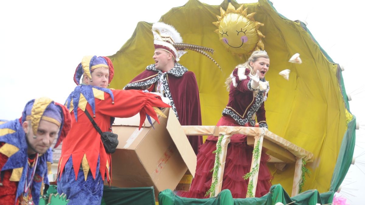 Der Treffurter Carneval Verein lockte mit seinem Umzug am Faschingssonntag hunderte Menschen an die Straßen der Werrastadt.