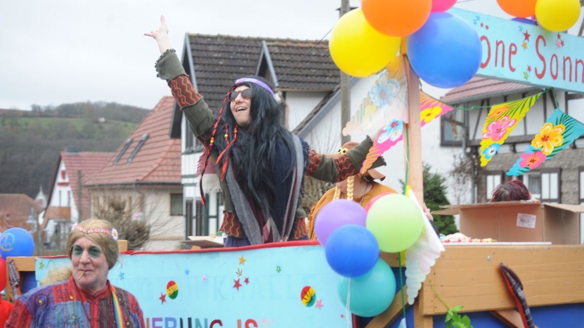 Der Treffurter Carneval Verein lockte mit seinem Umzug am Faschingssonntag hunderte Menschen an die Straßen der Werrastadt.