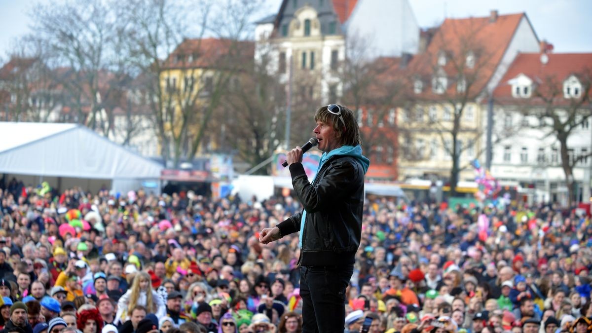 Mit einer großen Party wird am Sonntag auf dem Erfurter Domplatz Karneval gefeiert.