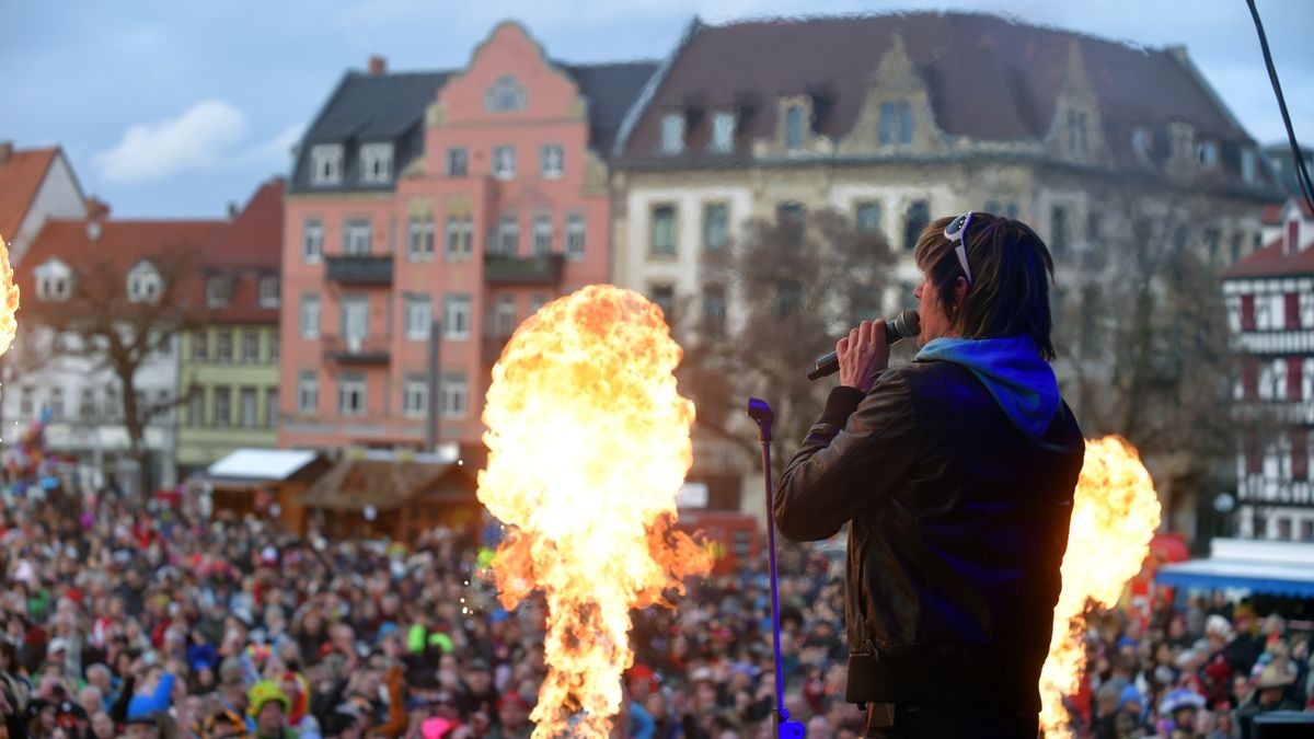 Mit einer großen Party wird am Sonntag auf dem Erfurter Domplatz Karneval gefeiert.