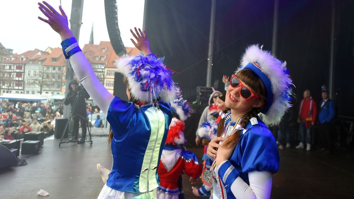 Mit einer großen Party wird am Sonntag auf dem Erfurter Domplatz Karneval gefeiert.