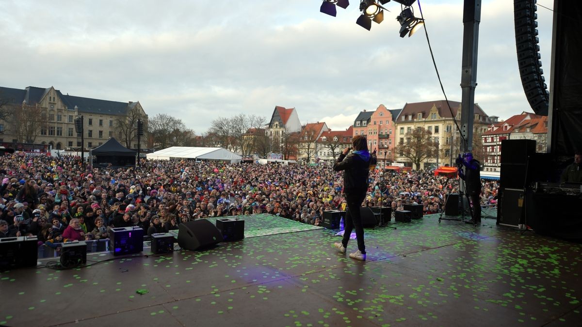 Mit einer großen Party wird am Sonntag auf dem Erfurter Domplatz Karneval gefeiert.