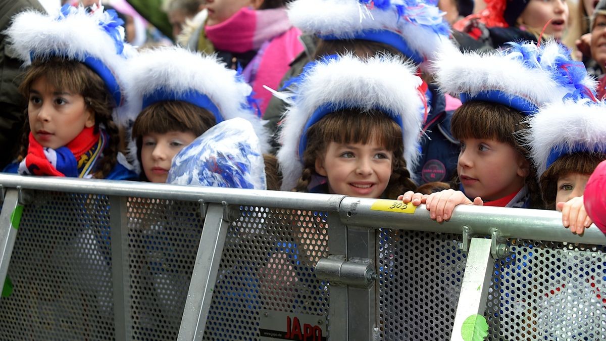 Mit einer großen Party wird am Sonntag auf dem Erfurter Domplatz Karneval gefeiert.