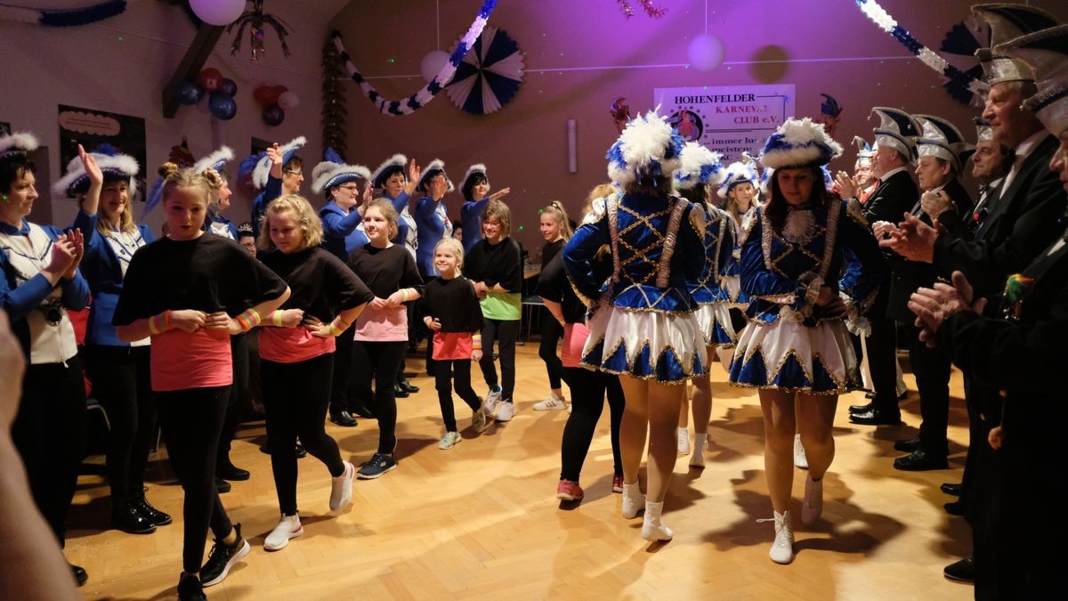 Ein buntes Programm wartete auf die Besucherinnen und Besucher beim Fasching des HKC am Freitag.