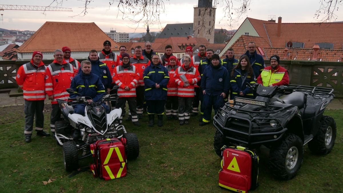 Hunderte Narren aus insgesamt 19 Vereinen Sondershausens und der Umgebung sorgten beim traditionellen Rosenmontagsumzug - dem einzigen in Nordthüringen - für gute Stimmung. Tausende Karnevalsbegeisterte säumten die Straßen und jubelten den Machern der Fünften Jahreszeit zu. Auf dem Marktplatz, dem Ziel des Umzugs, wurde dann noch ausgelassen gefeiert.