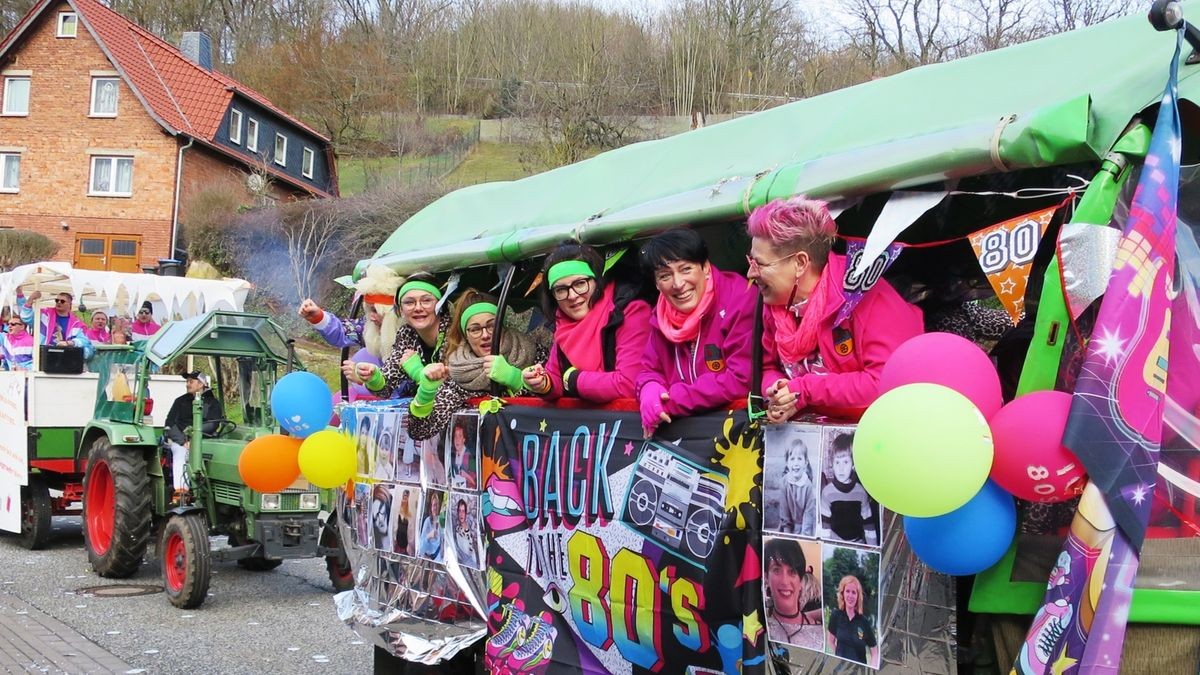 In Brehme findet alle fünf Jahre ein Faschingsumzug statt. Da dieser im vergangenen Jahr wegen der Coronapandemie ausgefallen ist, wurde er in diesem Jahr zur 71. Session nachgeholt. Unterwegs waren die Mitglieder vieler örtlicher Vereine.  