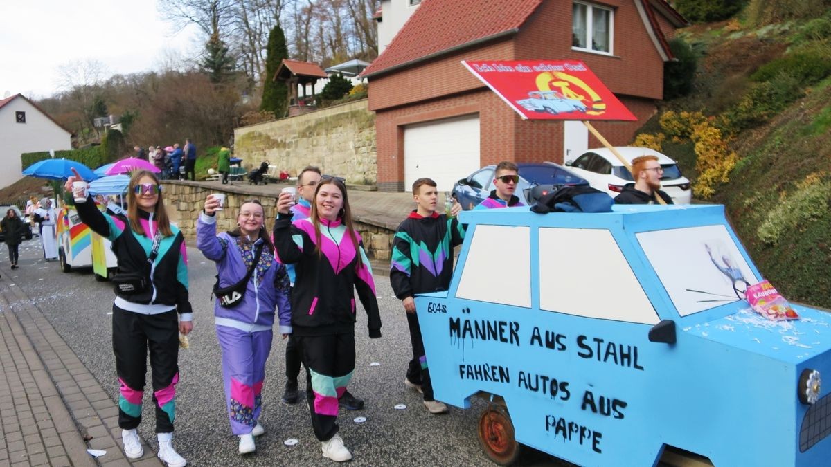 In Brehme findet alle fünf Jahre ein Faschingsumzug statt. Da dieser im vergangenen Jahr wegen der Coronapandemie ausgefallen ist, wurde er in diesem Jahr zur 71. Session nachgeholt. Unterwegs waren die Mitglieder vieler örtlicher Vereine.  