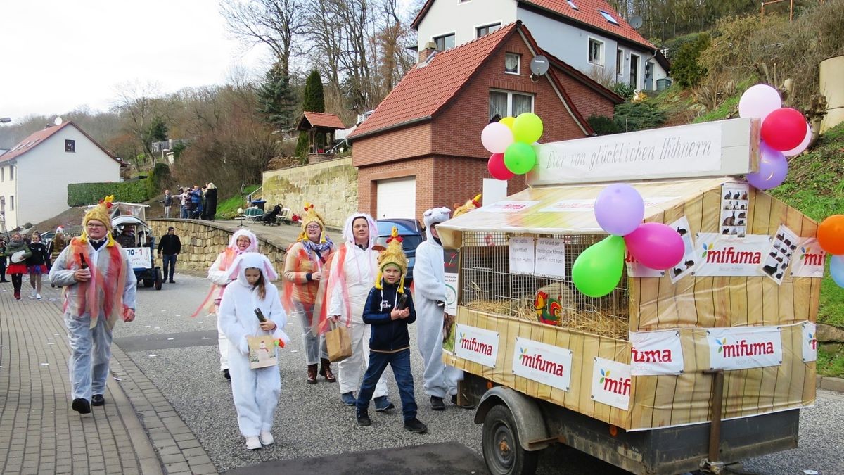 In Brehme findet alle fünf Jahre ein Faschingsumzug statt. Da dieser im vergangenen Jahr wegen der Coronapandemie ausgefallen ist, wurde er in diesem Jahr zur 71. Session nachgeholt. Unterwegs waren die Mitglieder vieler örtlicher Vereine.  