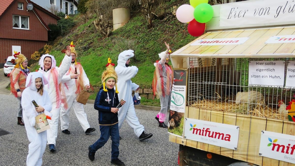 In Brehme findet alle fünf Jahre ein Faschingsumzug statt. Da dieser im vergangenen Jahr wegen der Coronapandemie ausgefallen ist, wurde er in diesem Jahr zur 71. Session nachgeholt. Unterwegs waren die Mitglieder vieler örtlicher Vereine.  