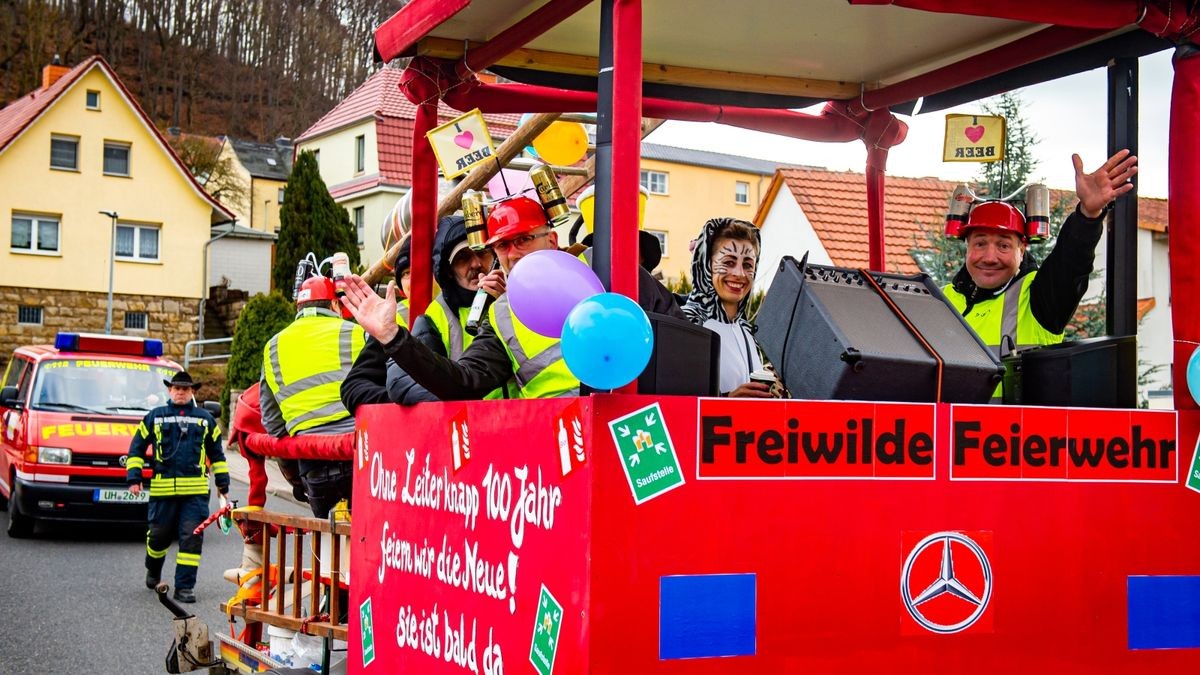 Am Rosenmontag sorgte der Faschingsumzug des Heyeröder Carneval Clubs (HeyCC) für gute Stimmung in den Straßen des Dorfes.