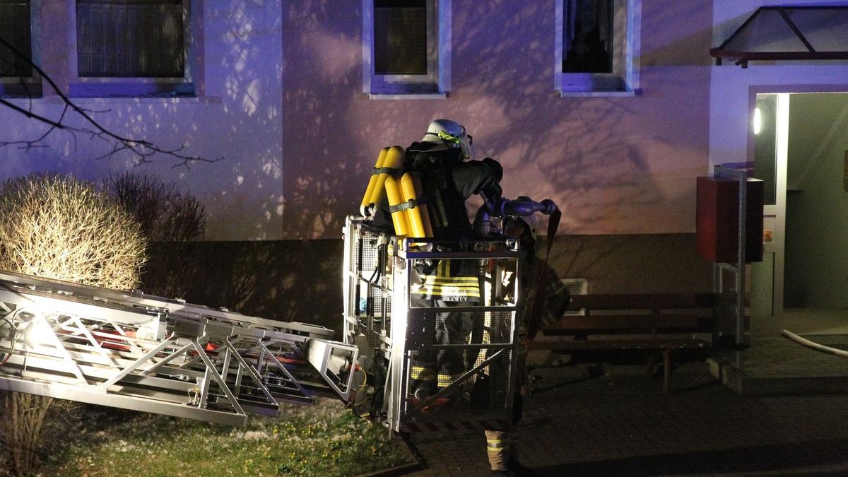 An der Stelle, an der das Feuer ausgebrochen war, waren Textilien gelagert.