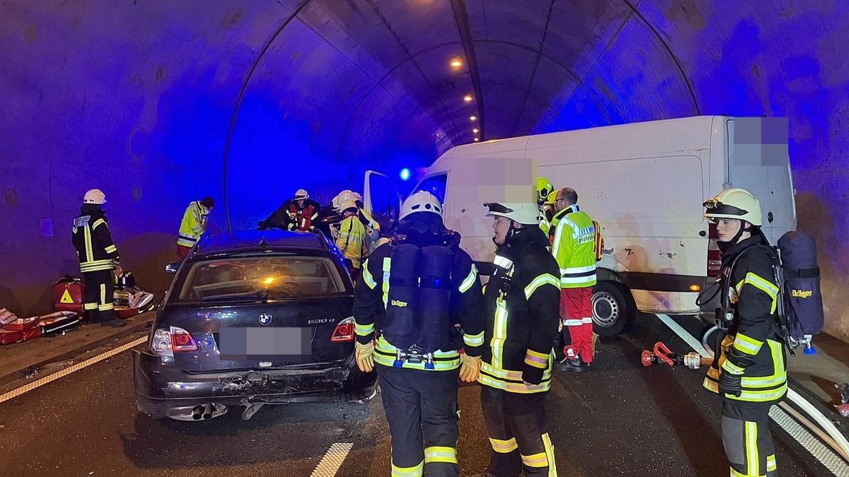 Der Unfallhergang war zunächst unklar.