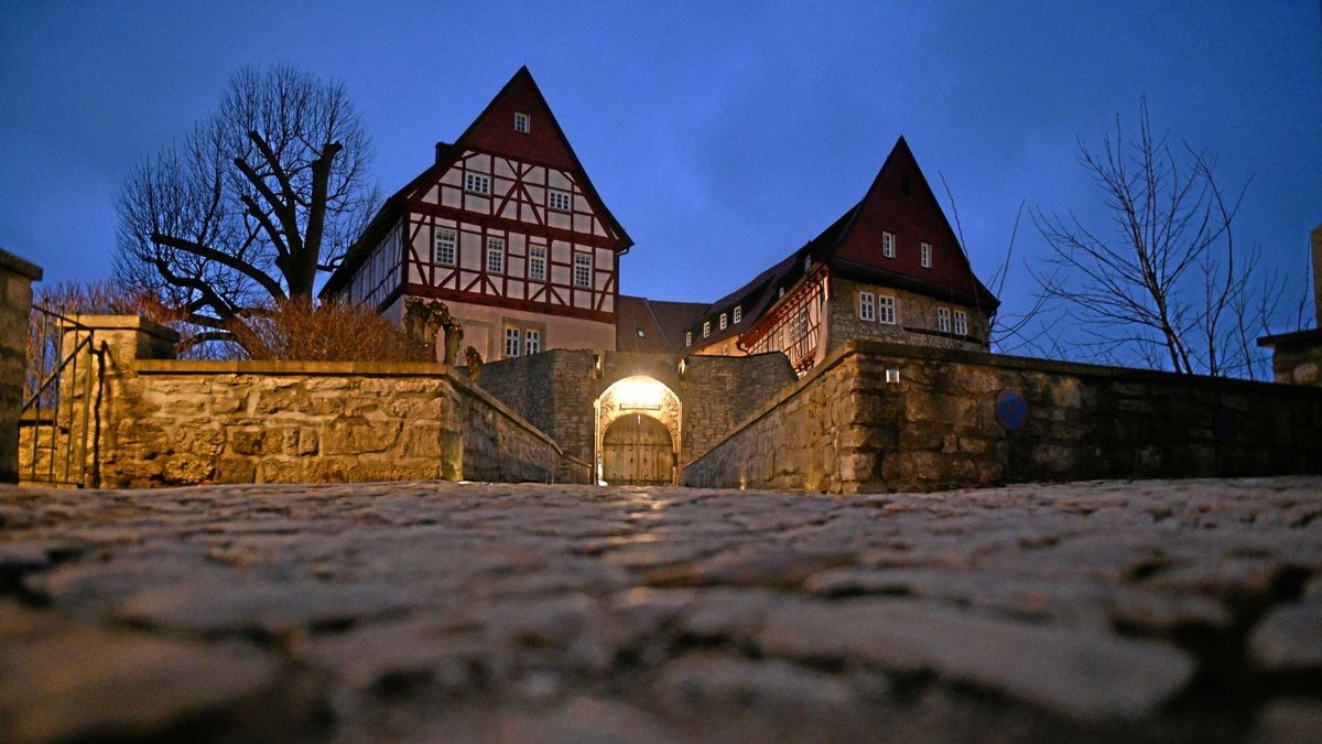 Um die Burg Bodenstein ranken sich gleich zwei sagenhafte Geschichten, die um die Ahnfrau und die um den Geist des Ritters.