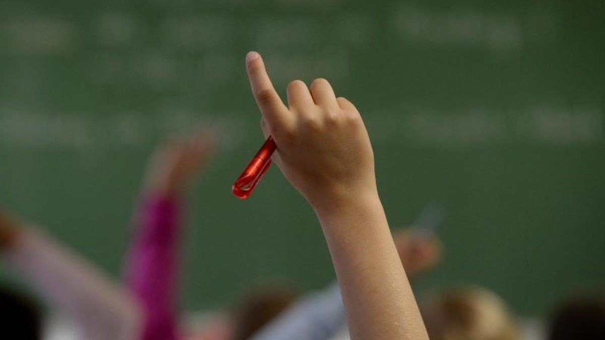 Verbände und Kommunen haben bei einer Anhörung im Parlament Pläne für eine Reform des Thüringer Schulsystems kontrovers bewertet (Symbolbild).