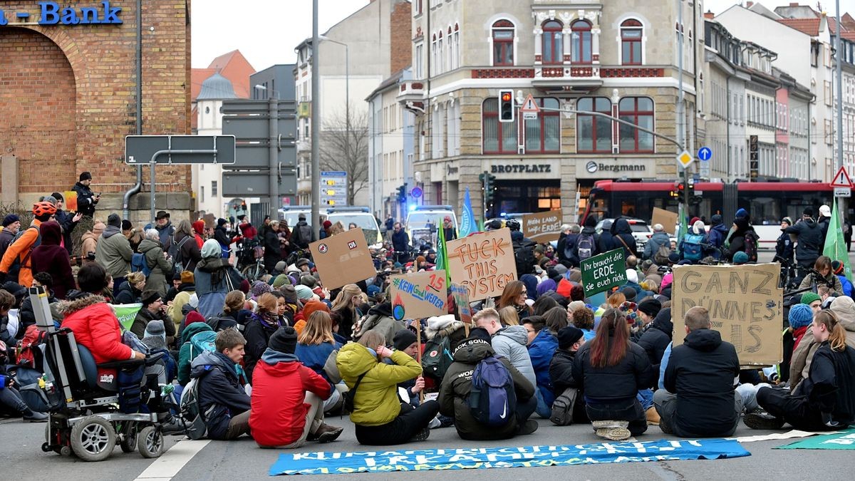 Demo von Fridays for Future in Erfurt