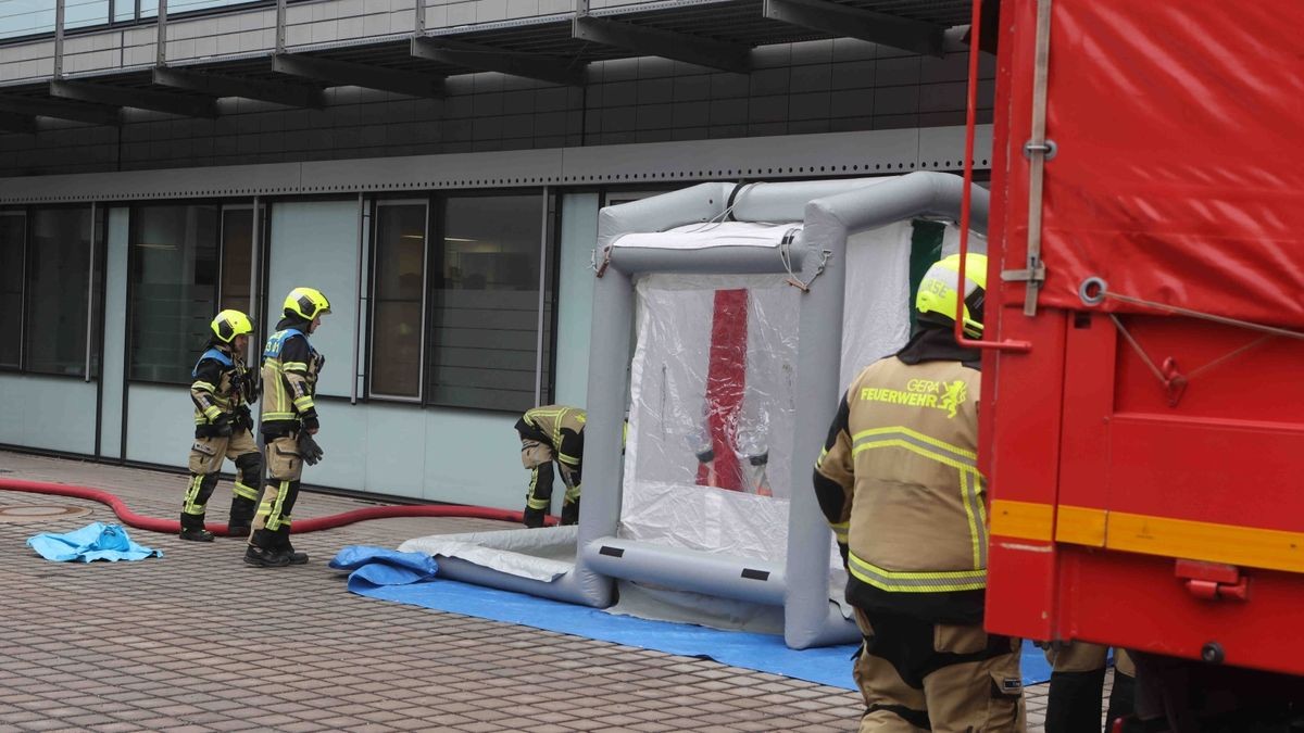 Aktuell sei das stechend riechende Gas zwar wahrnehmbar, aber für die Umgebung keine Gefahr.