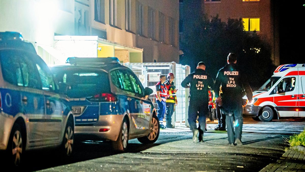 Auch im Juni 2021 rückten Polizei und Rettungsdienst nach einer Messerattacke in der Gemeinschaftsunterkunft Obermehler an.