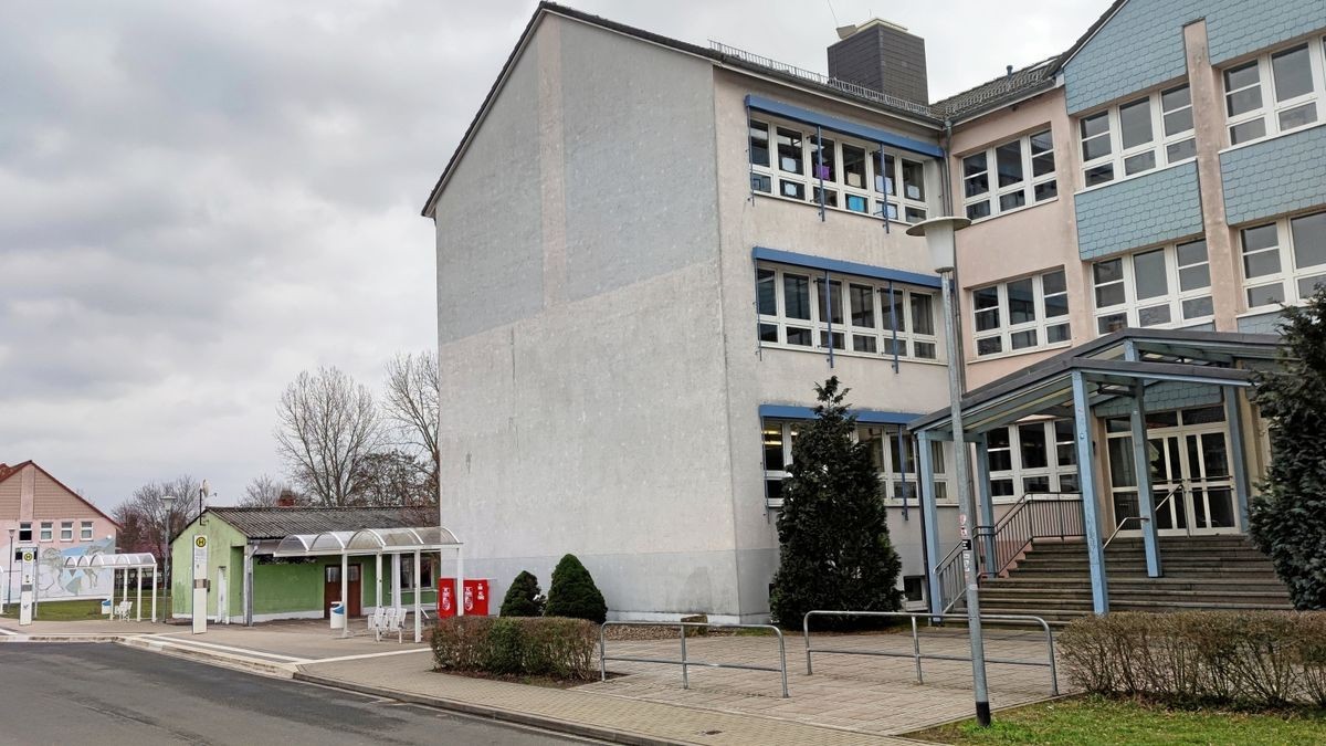 In Gebesee soll ein Bildungscampus entstehen. Das Oskar-Gründler-Gymnasium (hier im Bild), die Regelschule Straußfurt und die Grundschule Gebesee sollen zu einer Thüringen Gemeinschaftsschule verschmelzen. 