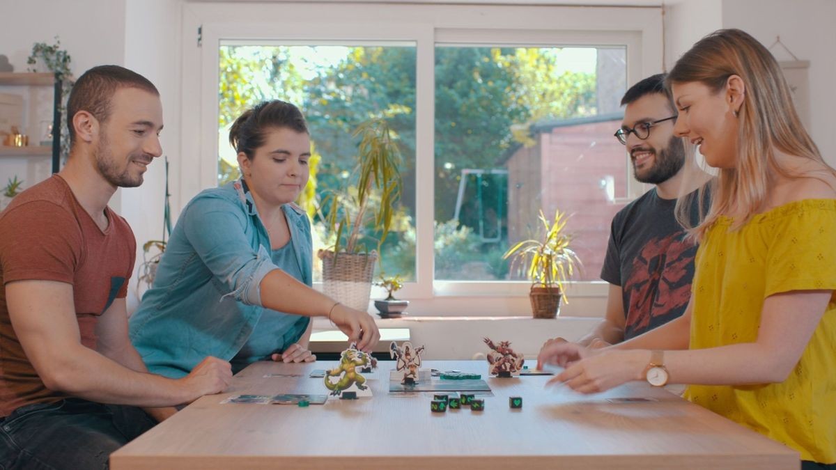 Bei «King of Tokyo» müssen 2 bis 6 Spielende in jeder Runde die knifflige Entscheidung treffen, ob sie mit den Würfeln auf Sieg-, Trefferpunkte oder auf Heilung gehen.