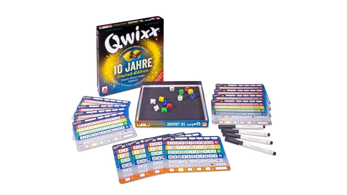 Bei «Qwixx» werden die Anzahl der Würfelpaare immerzu angekreuzt und addiert. So entsteht keine Wartezeit und alle Mitspielenden sind stets involviert. Für Fehlwürfe hagelt es allerdings auch Minuspunkte.