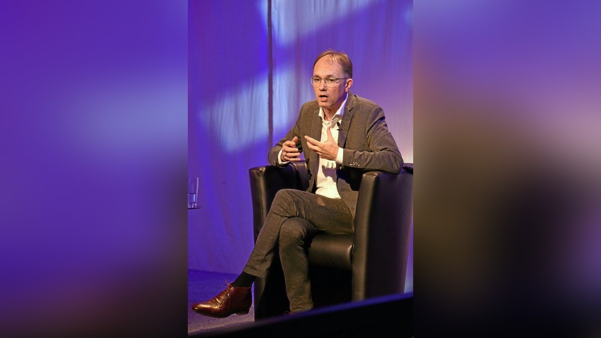 Erfurts Kulturdezernent Tobias Knoblich, hier auf einem Podium im Mai 2021 in Jena.