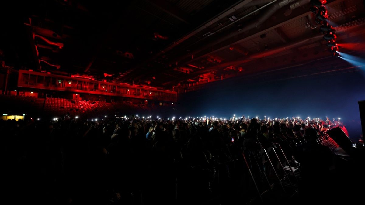 Erfurt, 17.03.2023: Fans während dem Auftritt bei der 