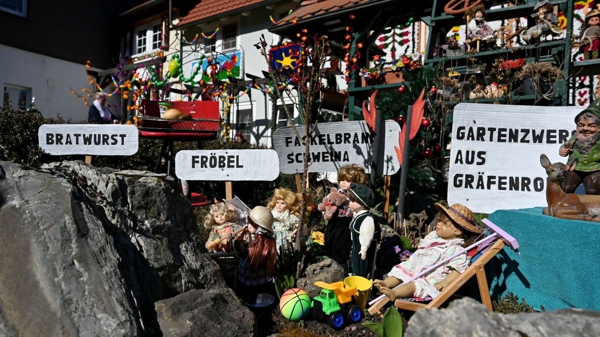 Am Vormittag herrscht überall geschäftiges Treiben in der Eisenacher Innenstadt, Händler bieten ihre Waren feil, Besucher bestaunen die bunte geschmückten Häuser und die Protagonisten der Sommergewinnszunft bereiten sich auf den großen Festumzug vor.