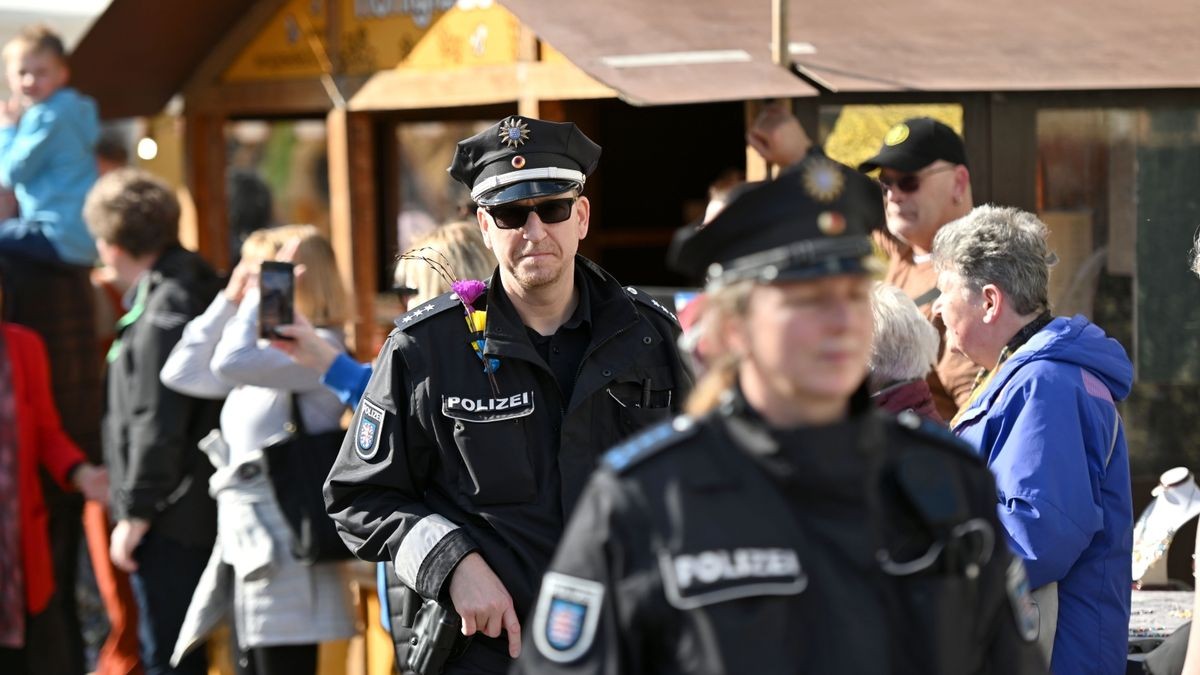 Knapp 25.000 Besucher säumten am Samstag die Straßen zum großen Festumzug beim Sommergewinn in Eisenach. 