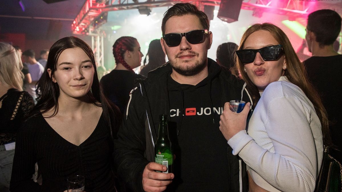 Die Gebrüder Brett legten am Freitag im Cube Club Bad Frankenhausen auf und sorgten für eine große Party.