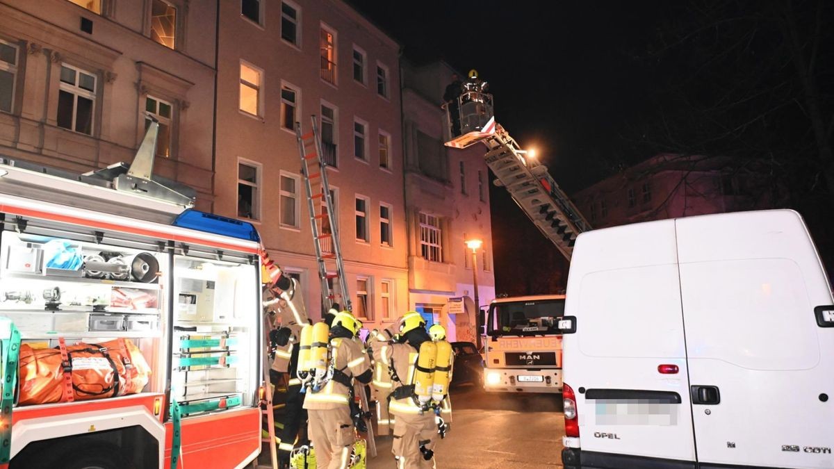 Berliner Feuerwehr mit dramatischer Rettung in Weißensee
