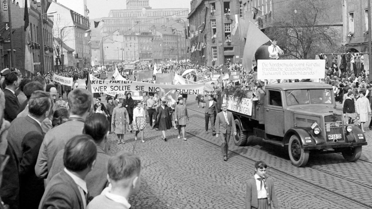 Der 1. Mai war zu DDR-Zeiten einer der wichtigsten offiziellen Feiertage.