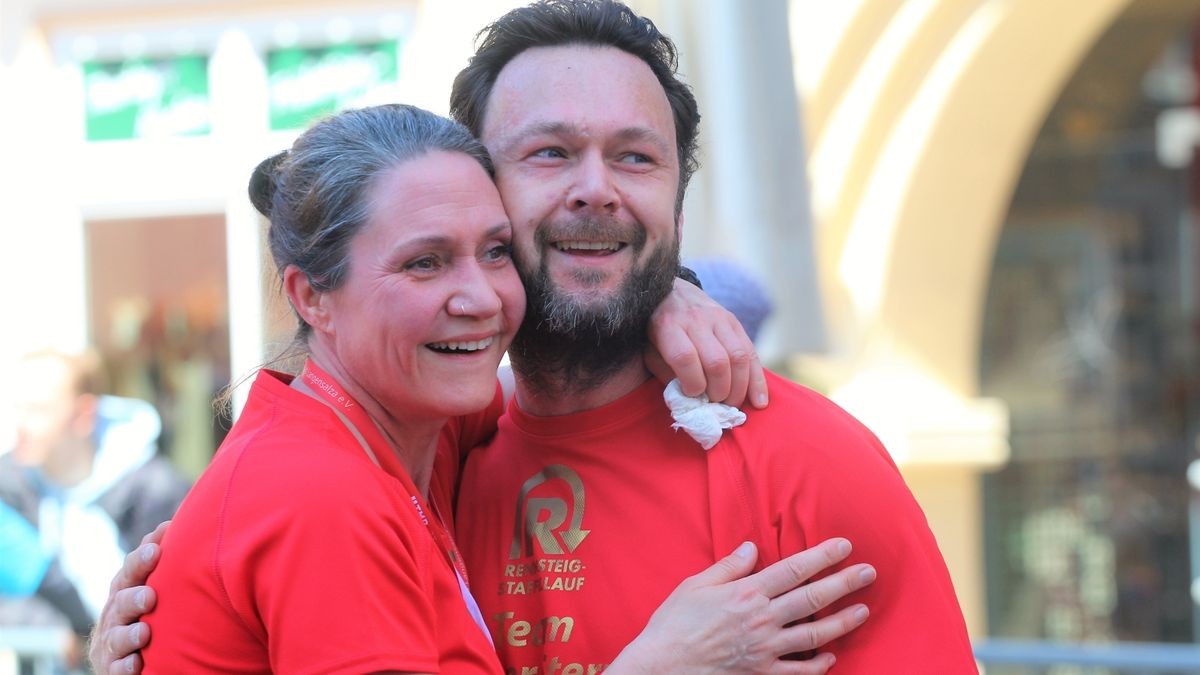 Knapp 950 Läufer und Walker gingen beim zehnten Drei-Türme-Lauf in Bad Langensalza an den Start. Den Hauptlauf über 12,5 Kilometer gewann Marcel Krieghoff. Es war sein zehnter Sieg in seiner Heimatstadt. 