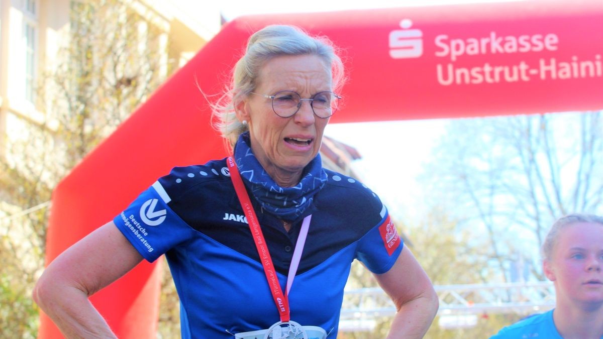 Knapp 950 Läufer und Walker gingen beim zehnten Drei-Türme-Lauf in Bad Langensalza an den Start. Den Hauptlauf über 12,5 Kilometer gewann Marcel Krieghoff. Es war sein zehnter Sieg in seiner Heimatstadt. 