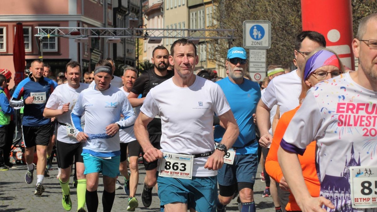 Knapp 950 Läufer und Walker gingen beim zehnten Drei-Türme-Lauf in Bad Langensalza an den Start. Den Hauptlauf über 12,5 Kilometer gewann Marcel Krieghoff. Es war sein zehnter Sieg in seiner Heimatstadt. 