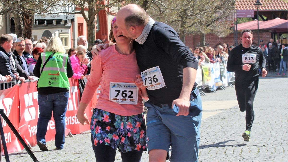 Knapp 950 Läufer und Walker gingen beim zehnten Drei-Türme-Lauf in Bad Langensalza an den Start. Den Hauptlauf über 12,5 Kilometer gewann Marcel Krieghoff. Es war sein zehnter Sieg in seiner Heimatstadt. 