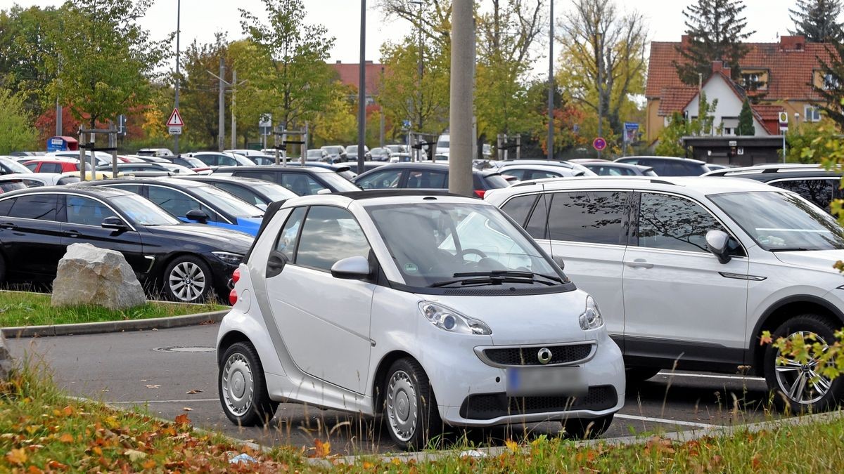 Der Parkplatz an der Wendeschleife Marie-Elise-Kaiser-Straße in unmittelbarer Nordpark-Nähe wird wieder gebührenpflichtig.