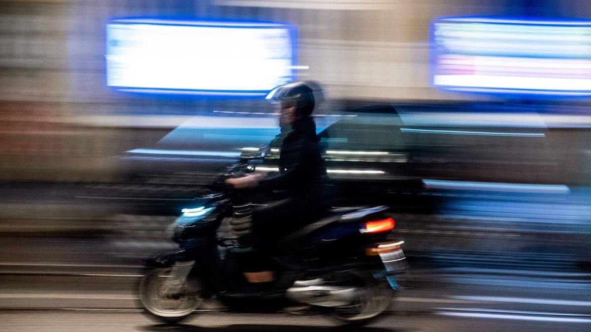 Bei einem Unfall zwischen zwei Mopedfahrern wurden beide Beteiligten schwer verletzt. (Symbolfoto)