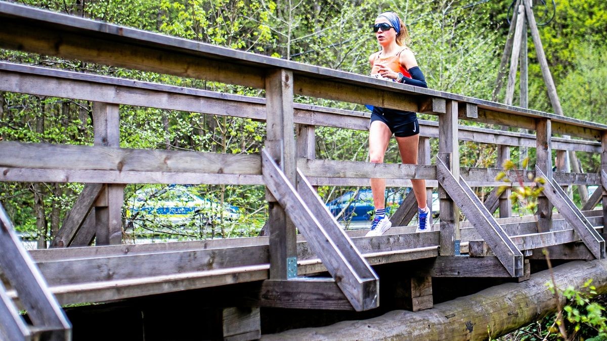 Sarah Jakob vom LTV Obereichsfeld läuft einen neuen Frauen-Streckenrekord im Halbmarathon.