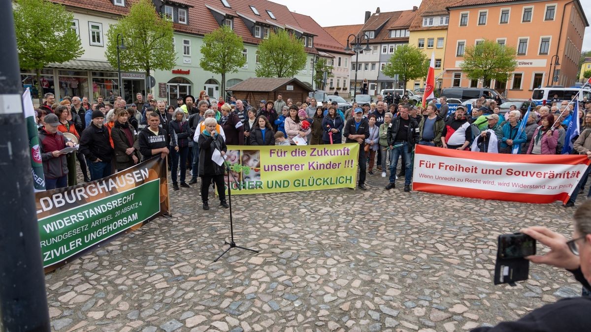 Das Gebäude steht seit kurzem komplett leer. Ziel des Landkreises ist es, 80 bis 100 Flüchtlinge in dem Haus unterzubringen.