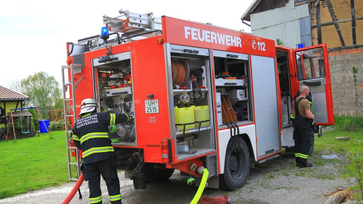 Durch das schnelle Eingreifen der Einsatzkräfte konnte ein Übergreifen der Flammen auf das Hauptgebäude verhindert werden.