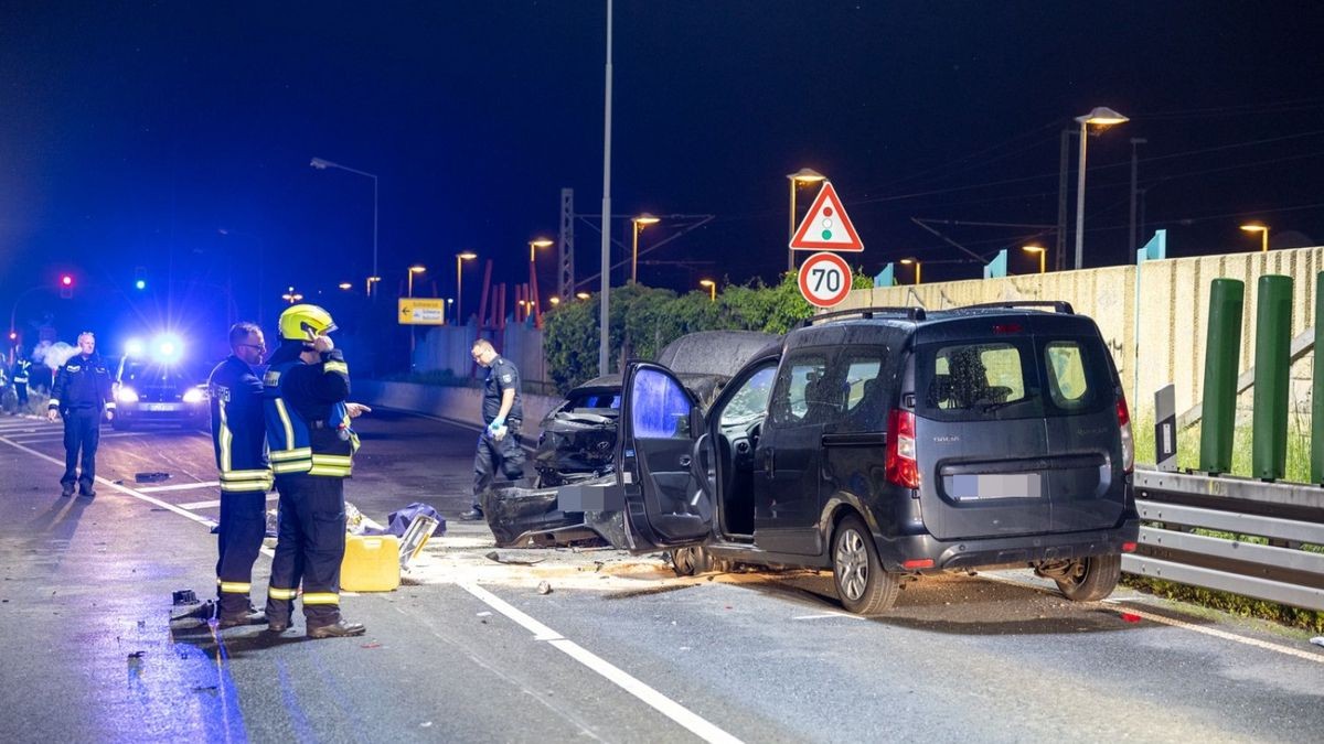 Die Polizei ermittelt zur Unfallursache. 