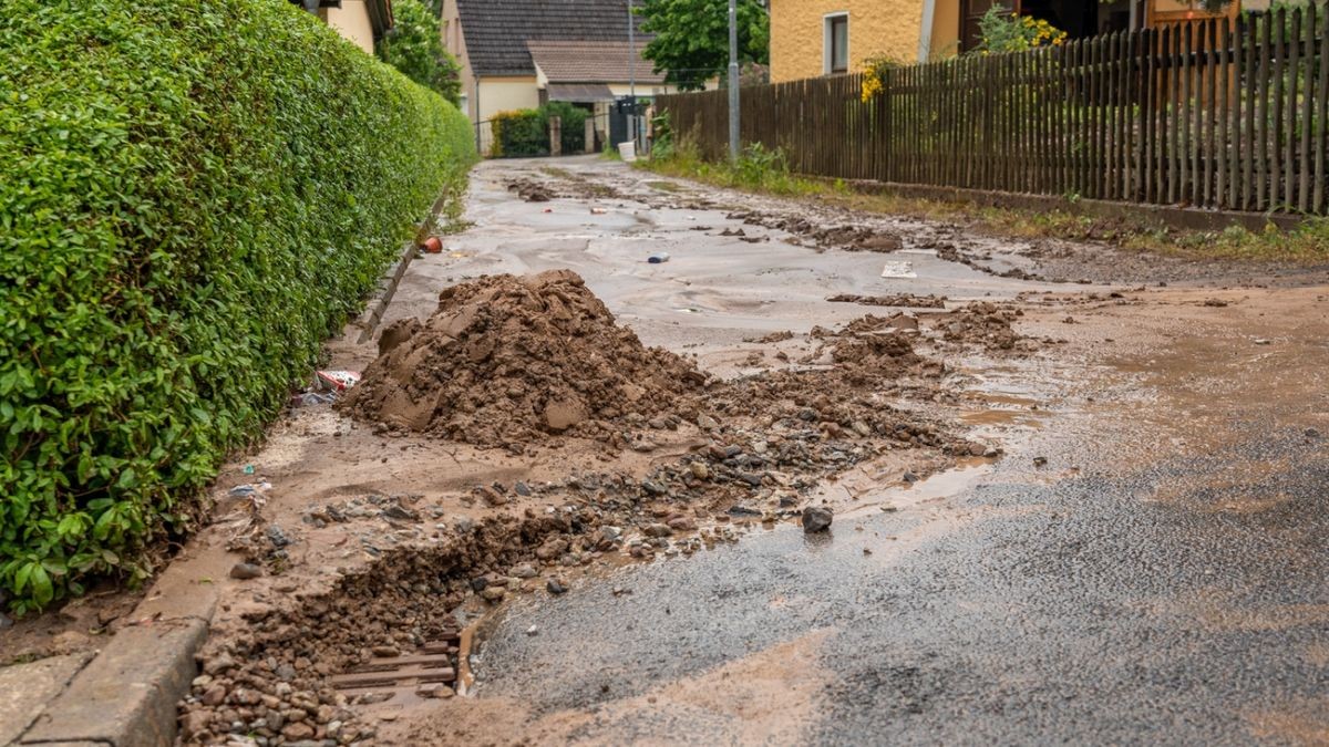 Zu einem kurzen, aber heftigen Unwetter kam es am Montagnachmittag kurz nach 17 Uhr in Kranichfeld im Weimarer Land.