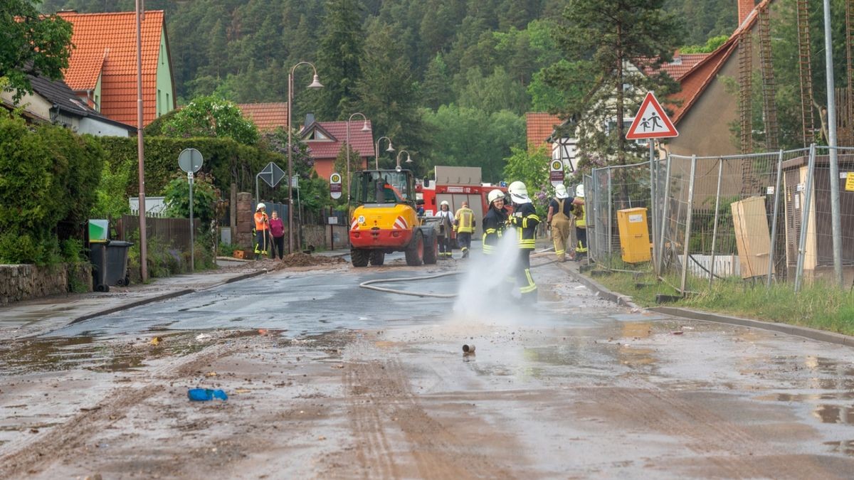 Zu einem kurzen, aber heftigen Unwetter kam es am Montagnachmittag kurz nach 17 Uhr in Kranichfeld im Weimarer Land.