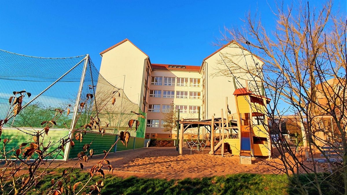 Blick auf die Staatliche Grundschule „Am Königstuhl“ in Artern.